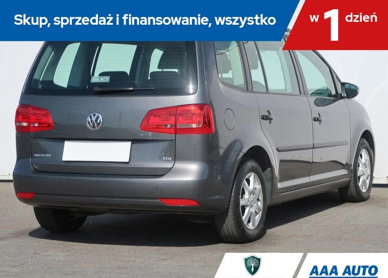 Volkswagen Touran cena 39000 przebieg: 156015, rok produkcji 2013 z Maszewo małe 121